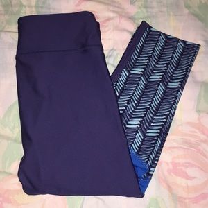 UNDER ARMOUR HEATGEAR CROP LEGGINGS